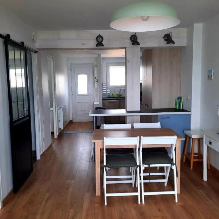 Turpault vue mer port maria quiberon 2 - Two-Bedroom Apartment - 4