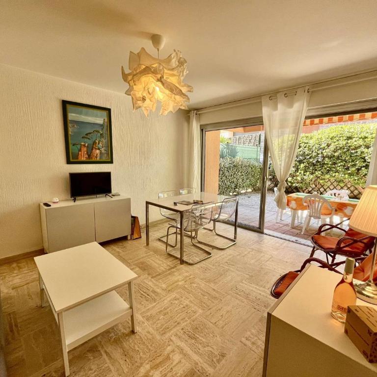 Appartement 2 pièces avec jardin à 50m de la plage - 4 couchages, parking privé, terrasse - FR-1-226B-9 - Appartement (4 Adultes) - 9