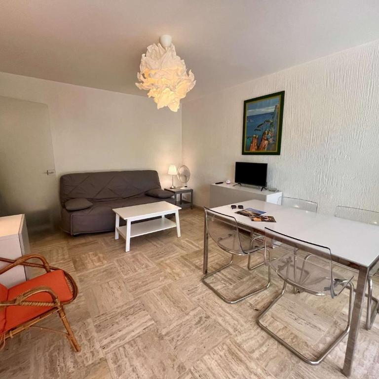 Appartement 2 pièces avec jardin à 50m de la plage - 4 couchages, parking privé, terrasse - FR-1-226B-9 - Appartement (4 Adultes) - 12