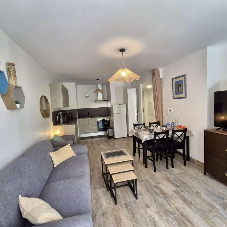 Confort et calme à Cavalaire : T2 climatisé avec Wi-Fi, balcon et double garage, proche centre-ville - FR-1-226B-186 - Appartement - 10