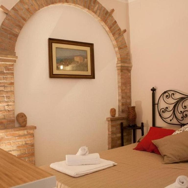 SicilyStudio Apartment in Taormina-Murmuria Minerva - Monolocale con Balcone - 4