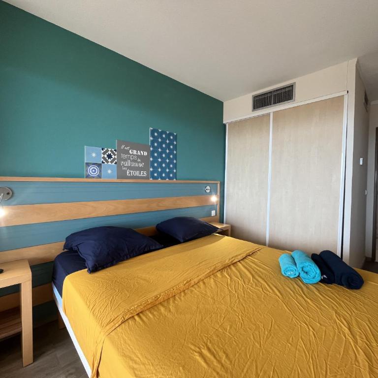 Magnifique vue mer avec piscine, Cap Hermes 410 - Apartment mit 2 Schlafzimmern, einem Balkon und Meerblick - 5