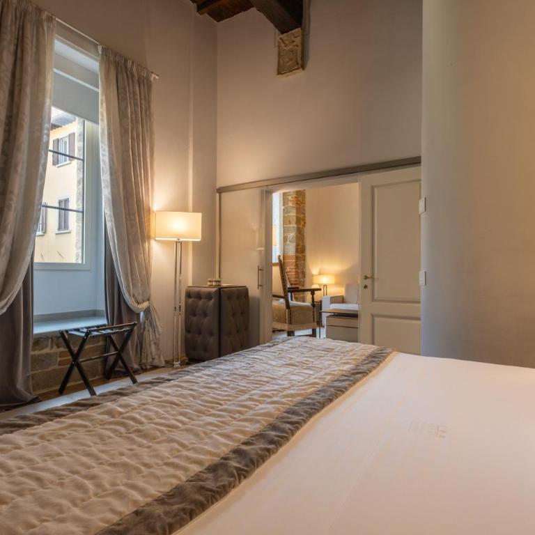 Donati Luxury Tower Suites - Botticelli - Deluxe Suite with Partial Duomo View - 4