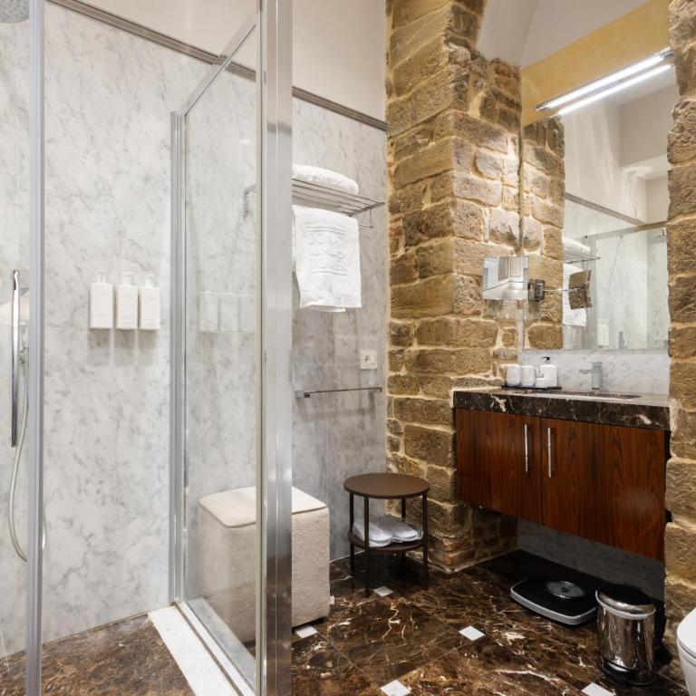 Donati Luxury Tower Suites - Botticelli - Deluxe Suite with Partial Duomo View - 3