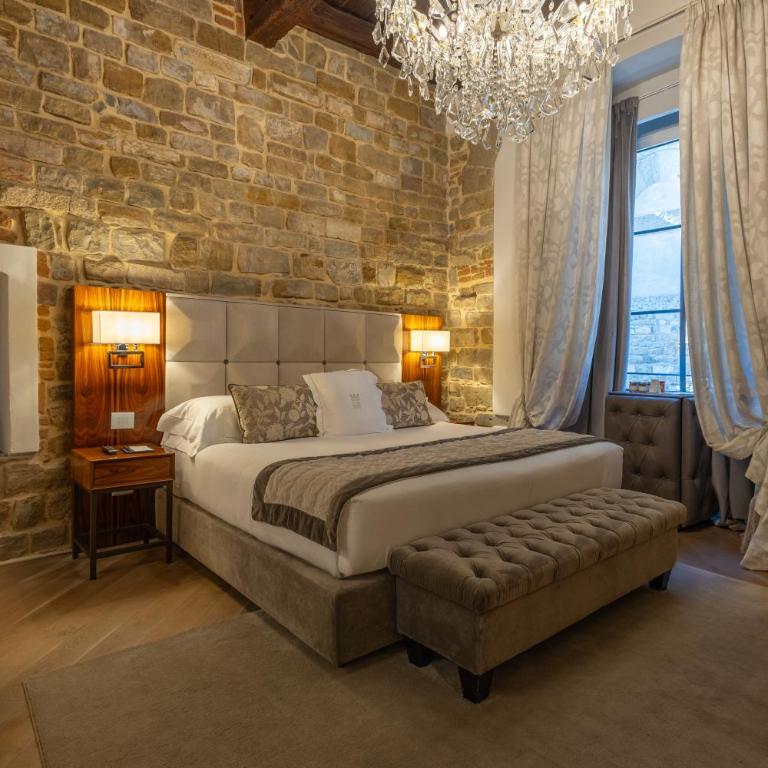 Donati Luxury Tower Suites - Donatello - Suite with Partial Duomo View - 7