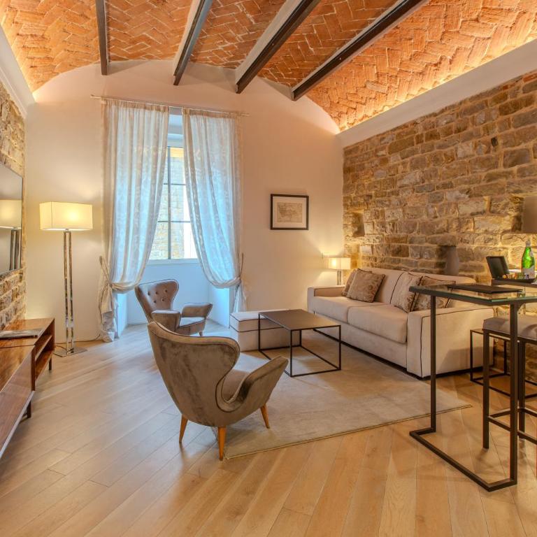 Donati Luxury Tower Suites - Machiavelli - Suite with Partial Duomo View - 4