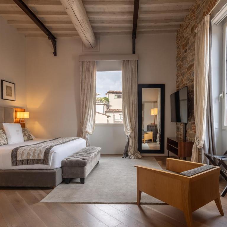 Donati Luxury Tower Suites - Raffaello - Deluxe Suite Duomo View with Spa Bath - 3