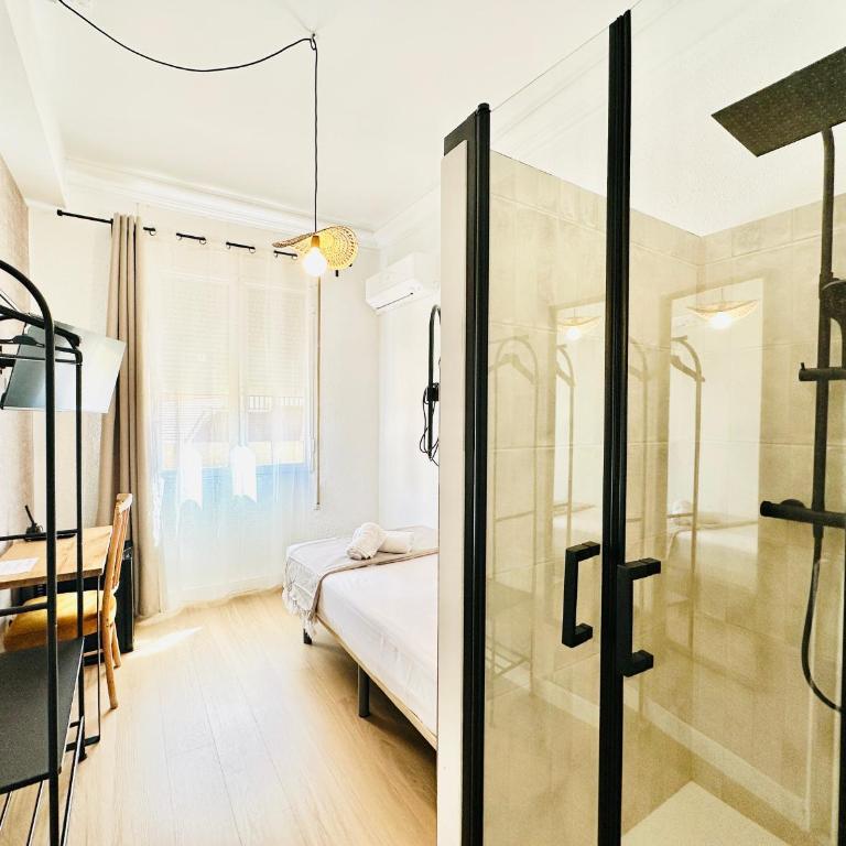 Autentic Boutique Moncloa - Single Room with Private Bathroom - 7