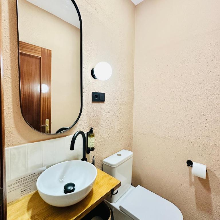 Autentic Boutique Moncloa - Single Room with Private Bathroom - 3