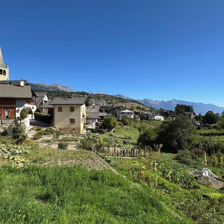 Modern Home for 8 near Crans-Montana - Terrace - Fireplace - Chalet Supérieur - 24