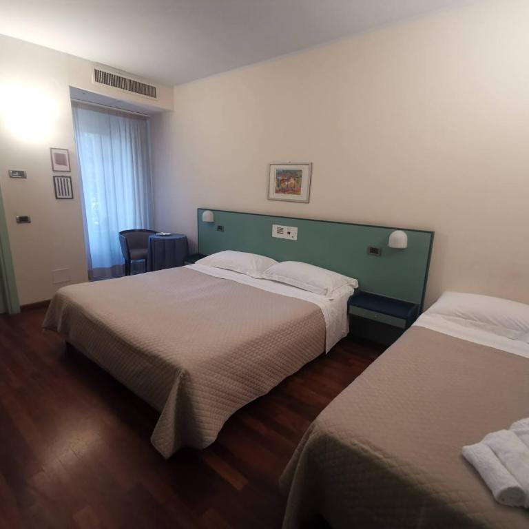 Deco Hotel - Camera Tripla - 6