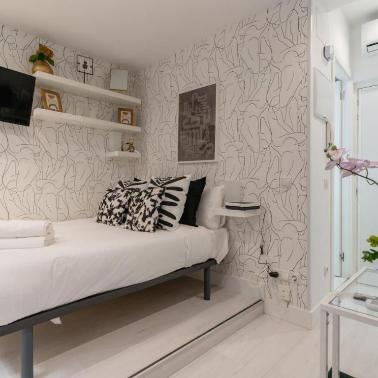 Modern studio-1Bathroom-Chueca - Studio Apartment - 3