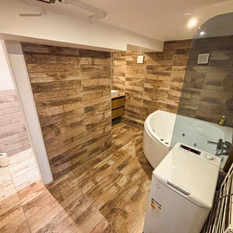Le Souplex - Baignoire Balnéo & Cosy - Accès Tram Proche - Commerces à proximité - Appartement 1 Chambre - 6