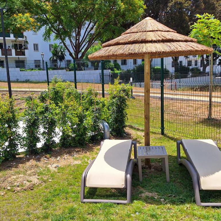 Apartamento con Terraza y Vista al Jardín - Apartamento de 2 dormitorios - 46