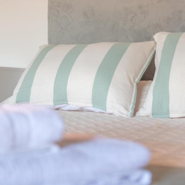 Hotel Edith - Deluxe One-Bedroom Apartment with Garden View - 8