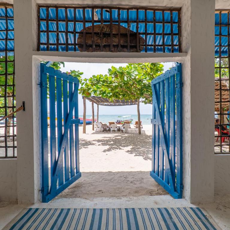 Kuruba Beach - Five-Bedroom House - 29
