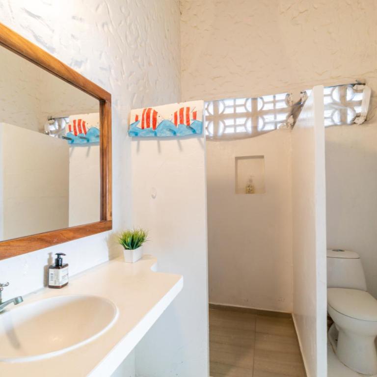 Kuruba Beach - Five-Bedroom House - 32