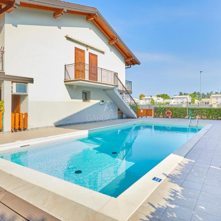 Casa Azzurra - Relax con Giardino e Piscina a Sirmione - Appartamento con 2 Camere da Letto - 1
