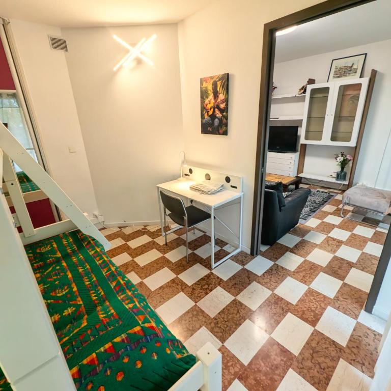 IDEAL Plein Centre - 65m2- Piscine et Garage - Superior Apartment - 22