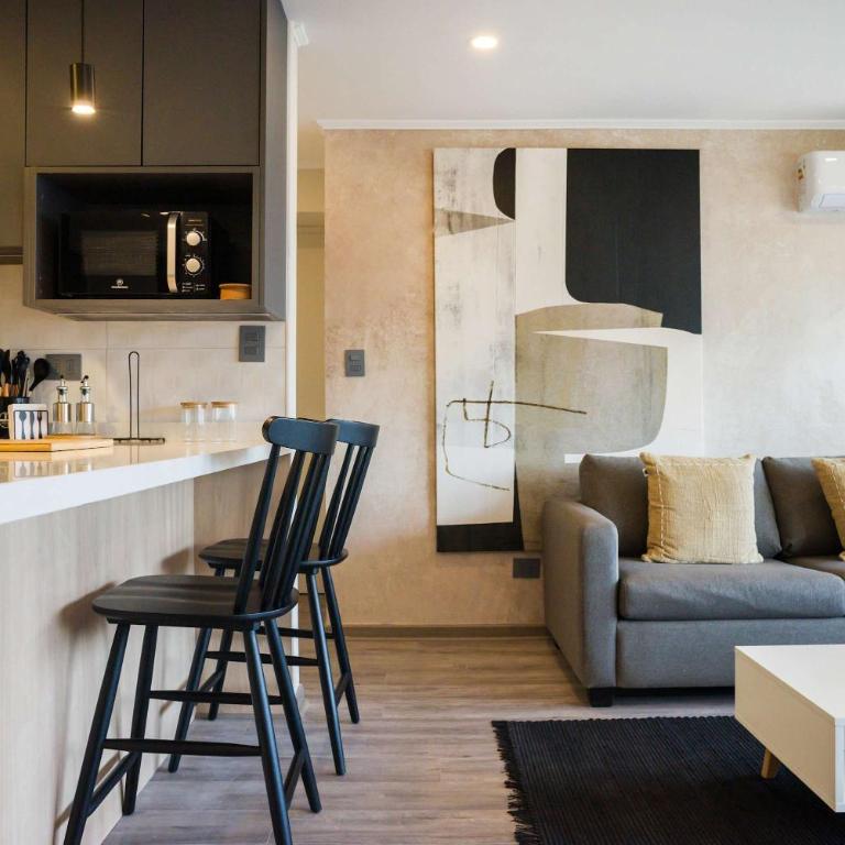 Chic 2BR Retreat in Vitacura Perfect for 5 Steps from Everything - Apartment - 2