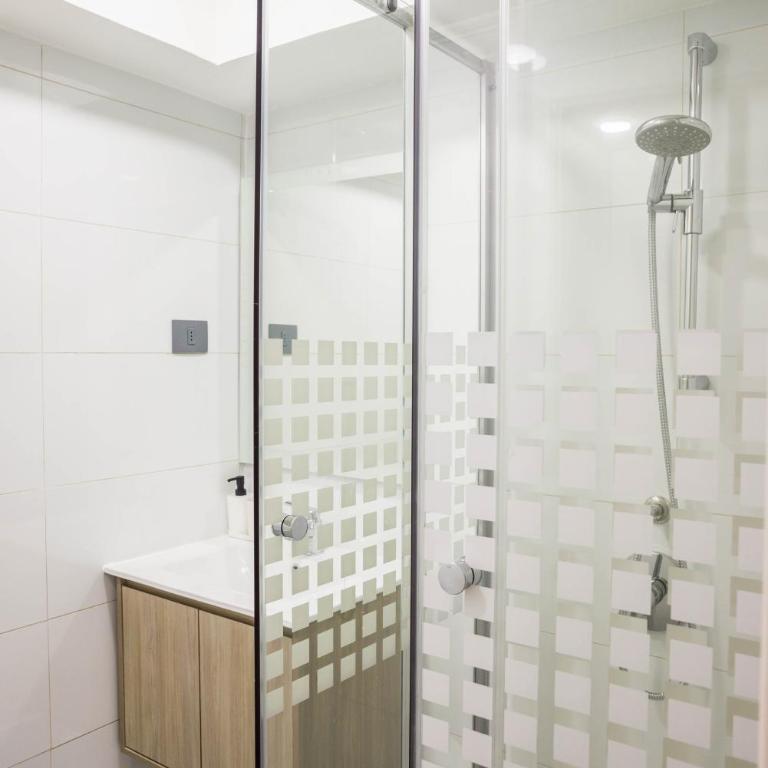 Chic 2BR Retreat in Vitacura Perfect for 5 Steps from Everything - Apartment - 11