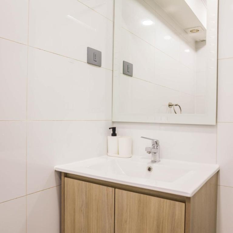 Chic 2BR Retreat in Vitacura Perfect for 5 Steps from Everything - Apartment - 12