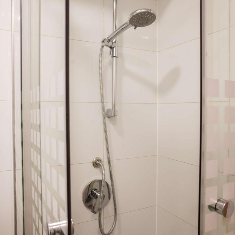 Chic 2BR Retreat in Vitacura Perfect for 5 Steps from Everything - Apartment - 13