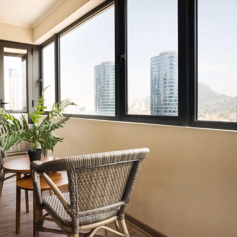 Chic 2BR Retreat in Vitacura Perfect for 5 Steps from Everything - Apartment - 16