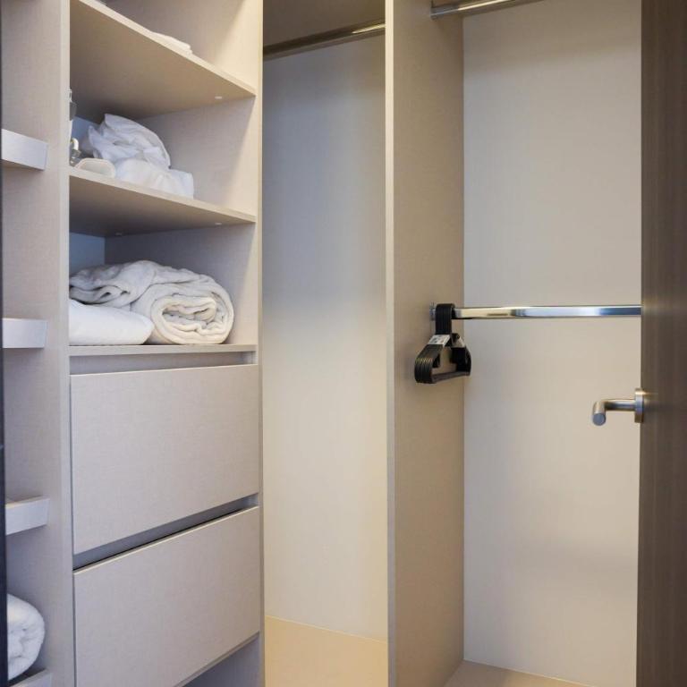 Parkside Oasis Luxe 2BR Retreat w Pool BBQ & Gym Access - Apartment - 38