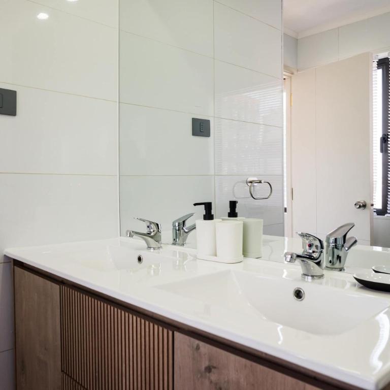 Chic 2BR Retreat in Vitacura Perfect for 5 Steps from Everything - Apartment - 29