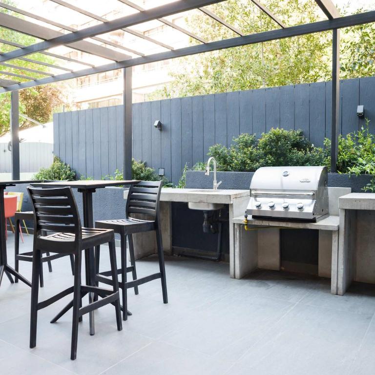 Parkside Oasis Luxe 2BR Retreat w Pool BBQ & Gym Access - Apartment - 46