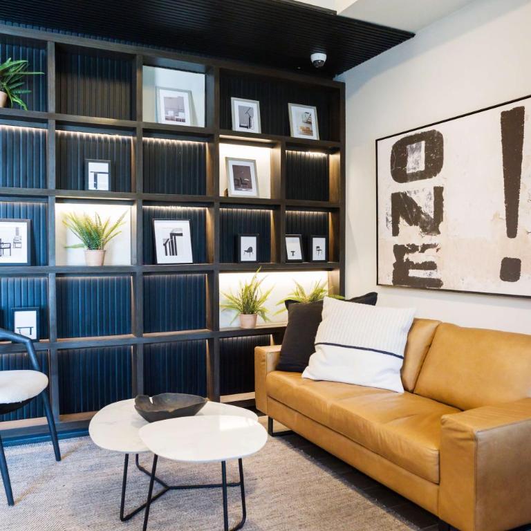 Parkside Oasis Luxe 2BR Retreat w Pool BBQ & Gym Access - Apartment - 45