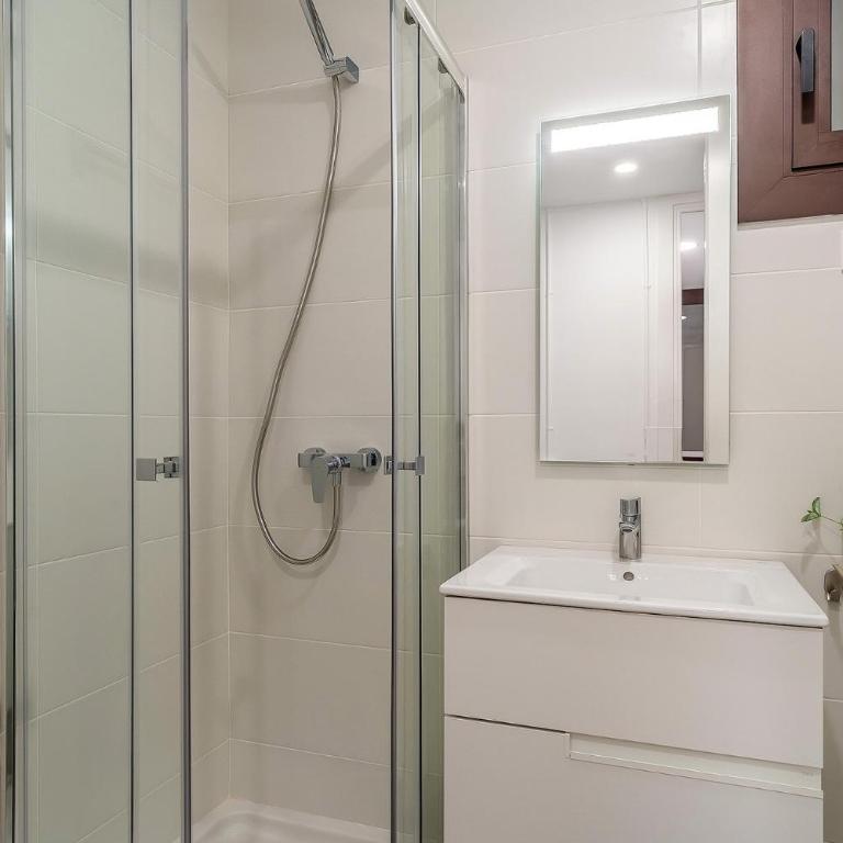AB Marina Apartments - Three-Bedroom Apartment - 17