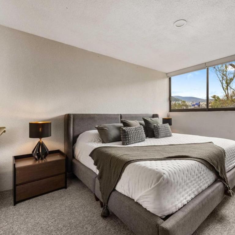 Sierra Vista Contemporary Townhouse BBQ Brand New - Five-Bedroom House - 39