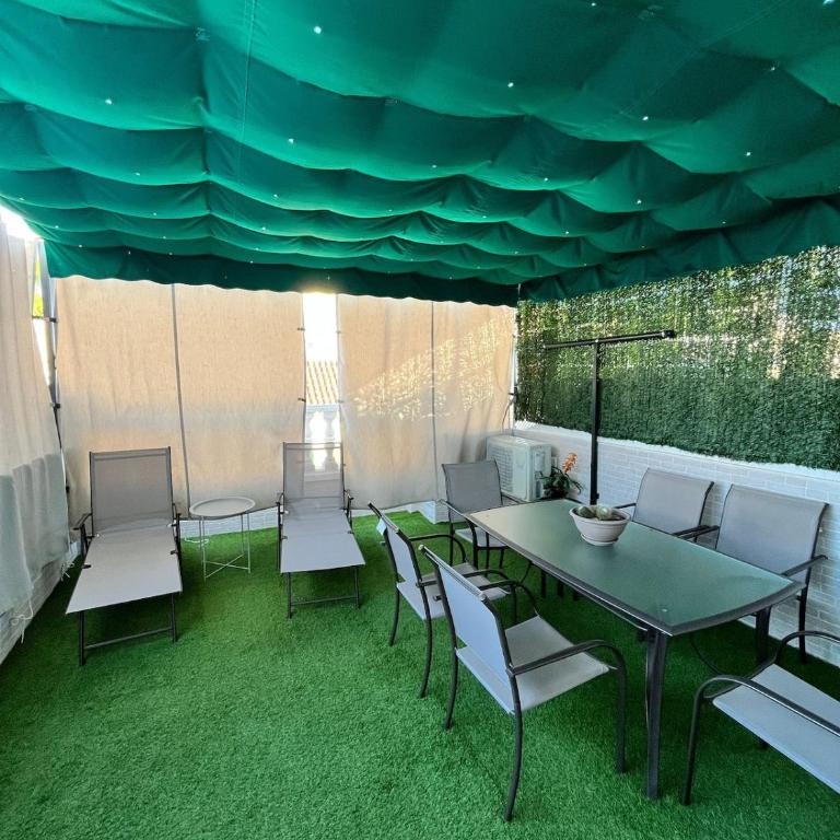 Tu ático ideal Terraza, Centro y Playa a pie - Apartamento de 3 dormitorios con balcón - 2
