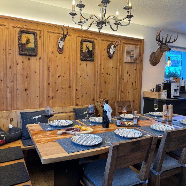 Exklusives Berg-Bijou mit Bergblick mit privaten Wellnessbereich Hot Tube und Sauna -Hunde herzlich Willkommen mit eingezäunten Grundstück - Ferienhaus - 2