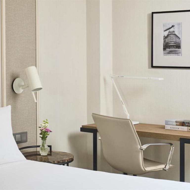 NH Madrid Nacional - Standard Double or Twin Room - 4
