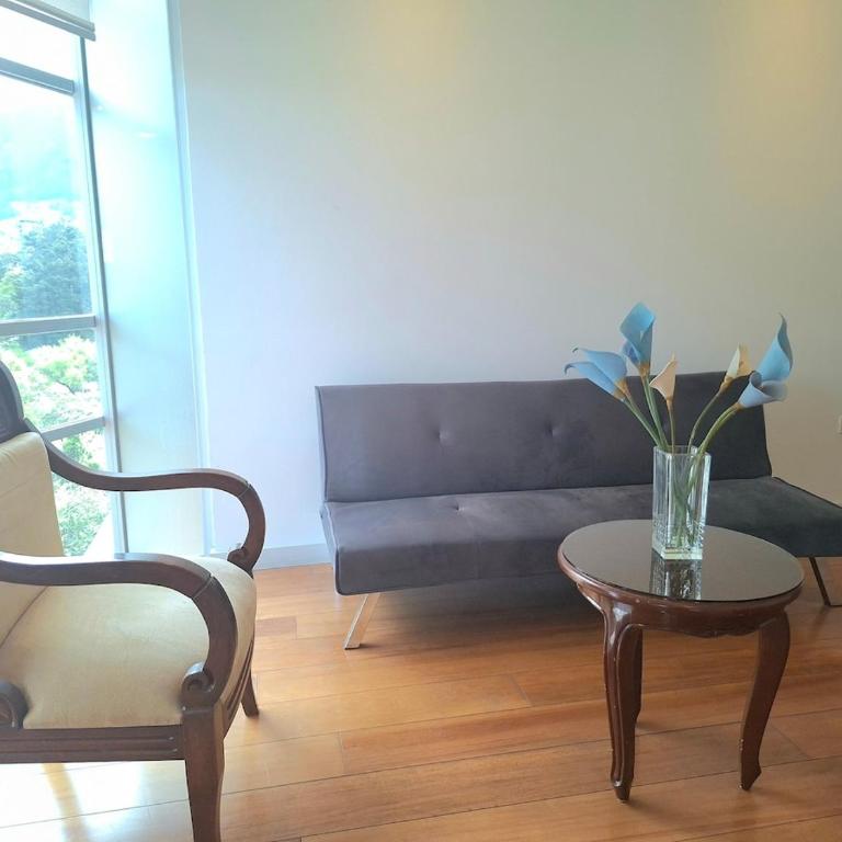 Luxury 3BR La Carolina w Experienced Tour Guides - Apartment - 16