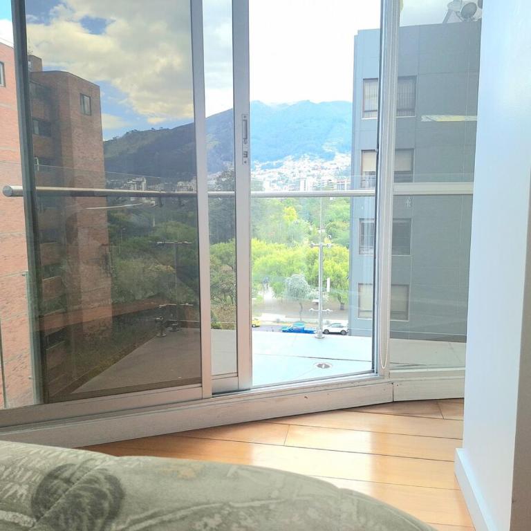 Luxury 3BR La Carolina w Experienced Tour Guides - Apartment - 32