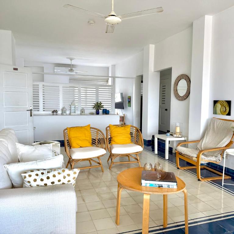 by Calamari Homes-Plaza Bolivar Penthouse Sea view - Two-Bedroom Apartment - 24