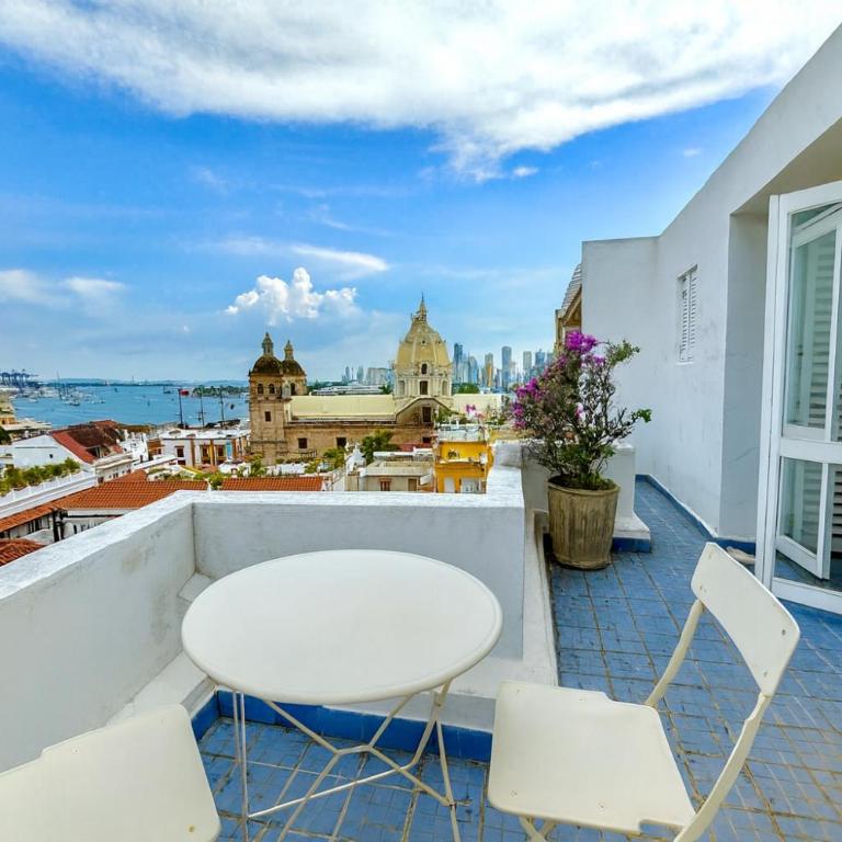 by Calamari Homes-Plaza Bolivar Penthouse Sea view - Two-Bedroom Apartment - 11