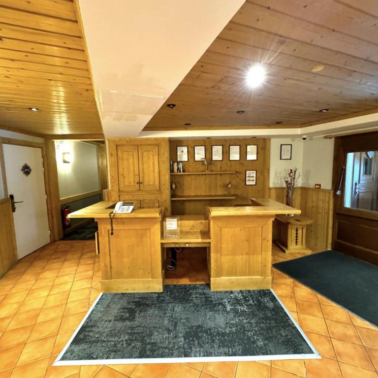 ARC 1950 - Appartement 08 personnes - Départ ski aux pieds - Sauna, Hammam, Jacuzzi, Salle de fitness, Piscine extérieure chauffée - Two-Bedroom Apartment with Terrace - 28