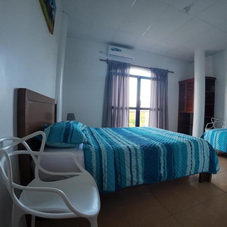 Hostal Neptuno - Poseidon - Habitación Cuádruple Confort - 9