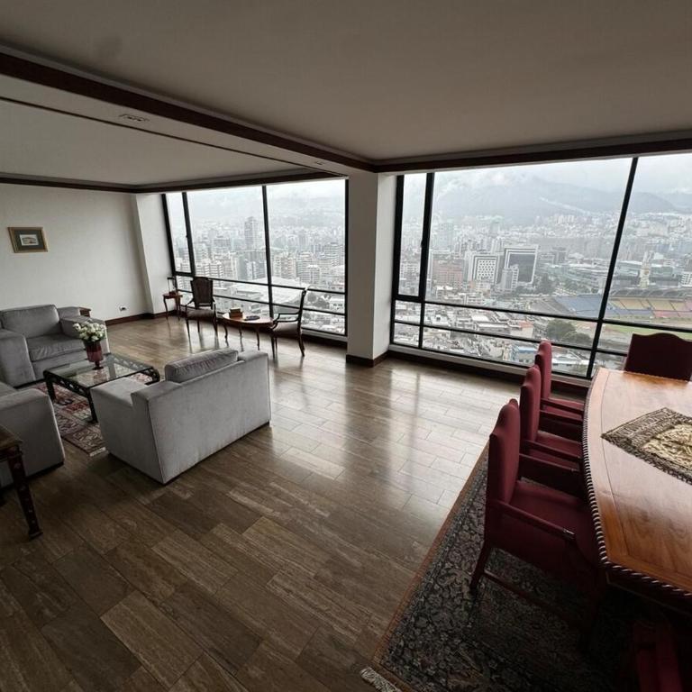 Stadium view Luxury Penthouse Tours - One-Bedroom Apartment - 32