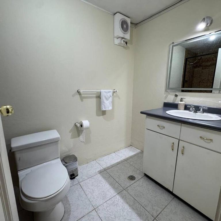 ParkViewQuito La Carolina Airport Pickup and Tours - Apartment - 9