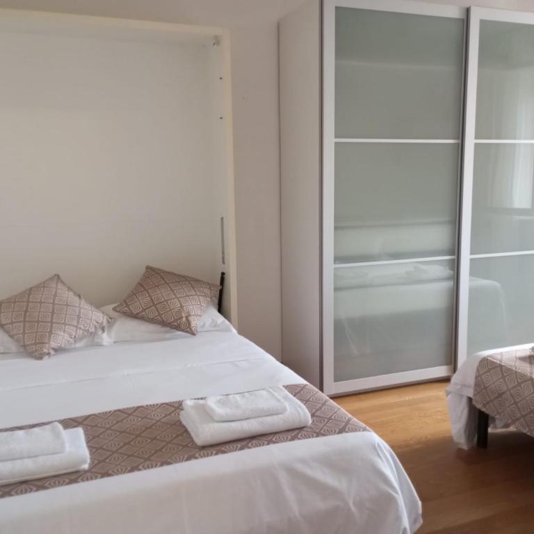 Quietnest Venice Station Flat 86sqm 100m to Bus Station 300m to Train Station - One-Bedroom Apartment - 9