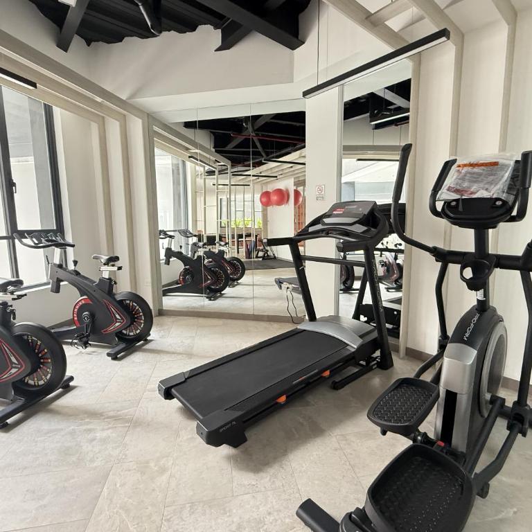 Suite Ejecutiva de Lujo 2 personas, Wi-Fi, cafetera, GYM, Jacuzzy, a 3 minutos del Parque La Carolina - Apartamento de 1 dormitorio - 20