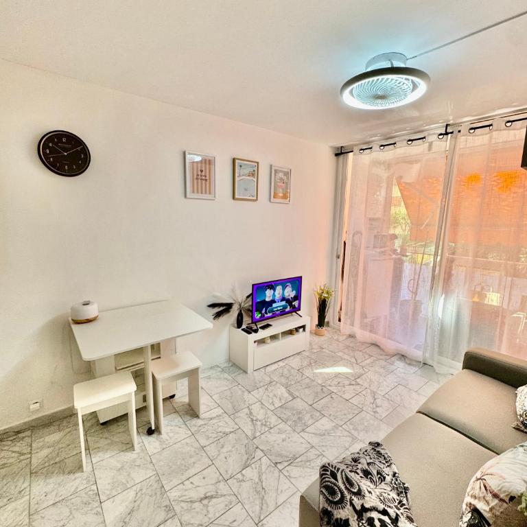 Charmant studio à 2 pas de la mer et du train - Appartement 1 Chambre - 1