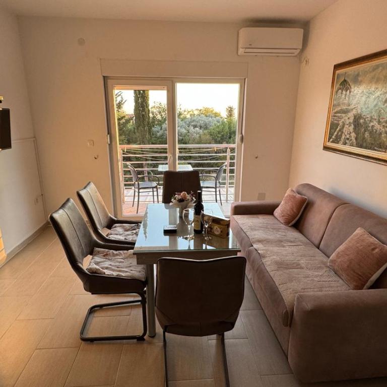 Apartments Residence Dj - Suite with Balcony - 12