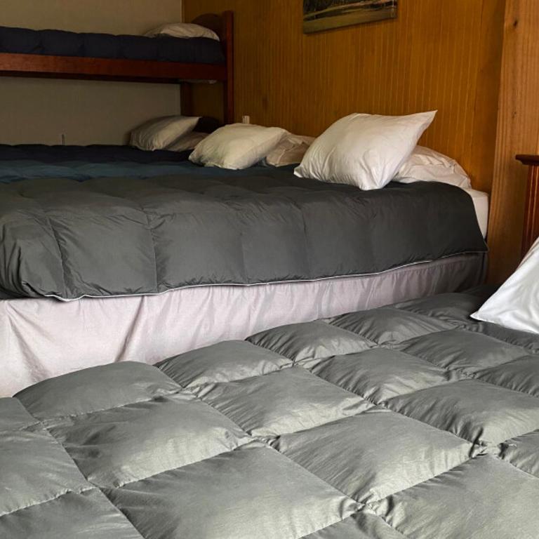 Hostal Dinamarca - Family Room with Private Bathroom - 1